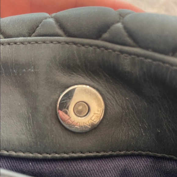 Chanel shopping tote - Picture 4 of 9